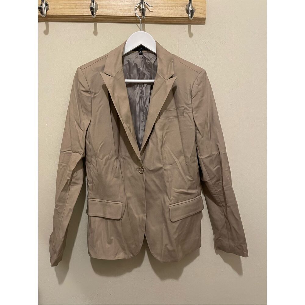 Vintage Harvé Bernard khaki women’s suit blazer size 8 office attire